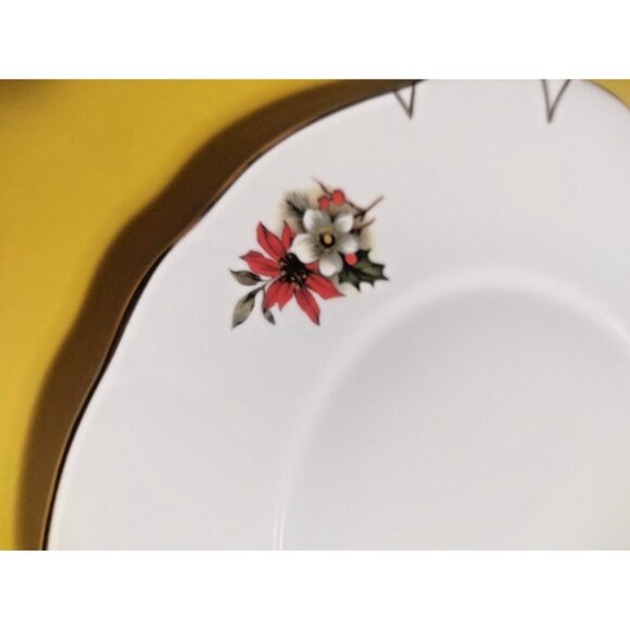 Sadler 3975 Christmas Poinsettia Lugged Cake Serving Plate - Picture 6 of 8